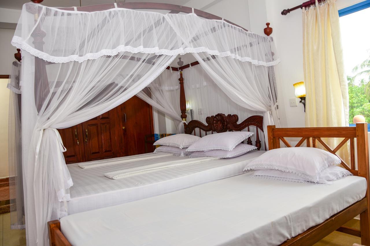 Hotel Dolphin Hikkaduwa Extérieur photo