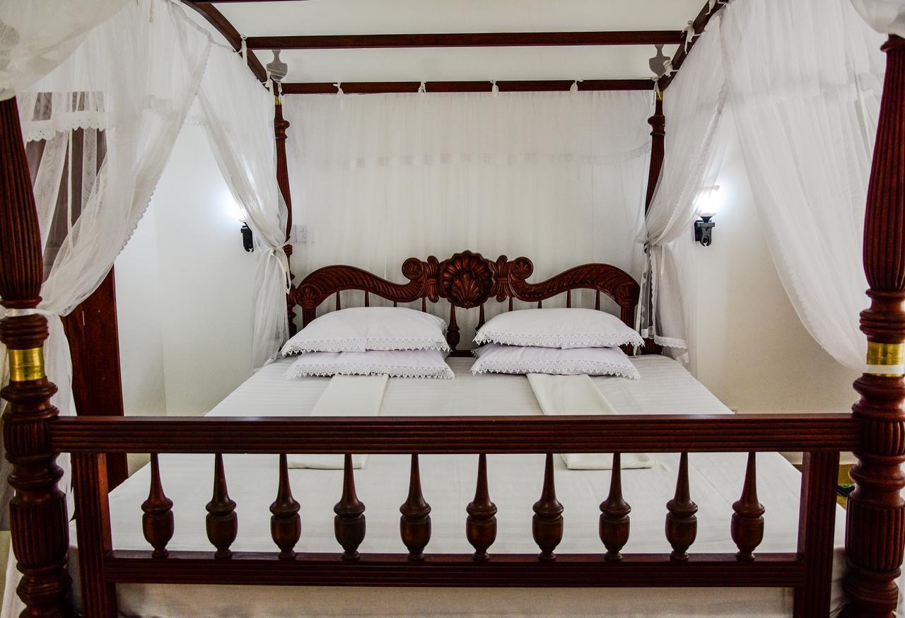 Hotel Dolphin Hikkaduwa Extérieur photo